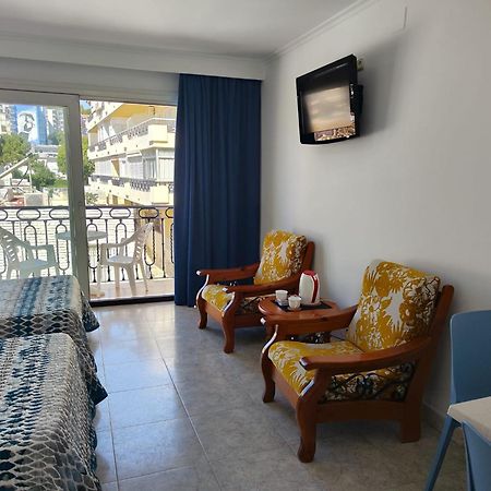 Apartamentos Leonor Carihuela Torremolinos Esterno foto