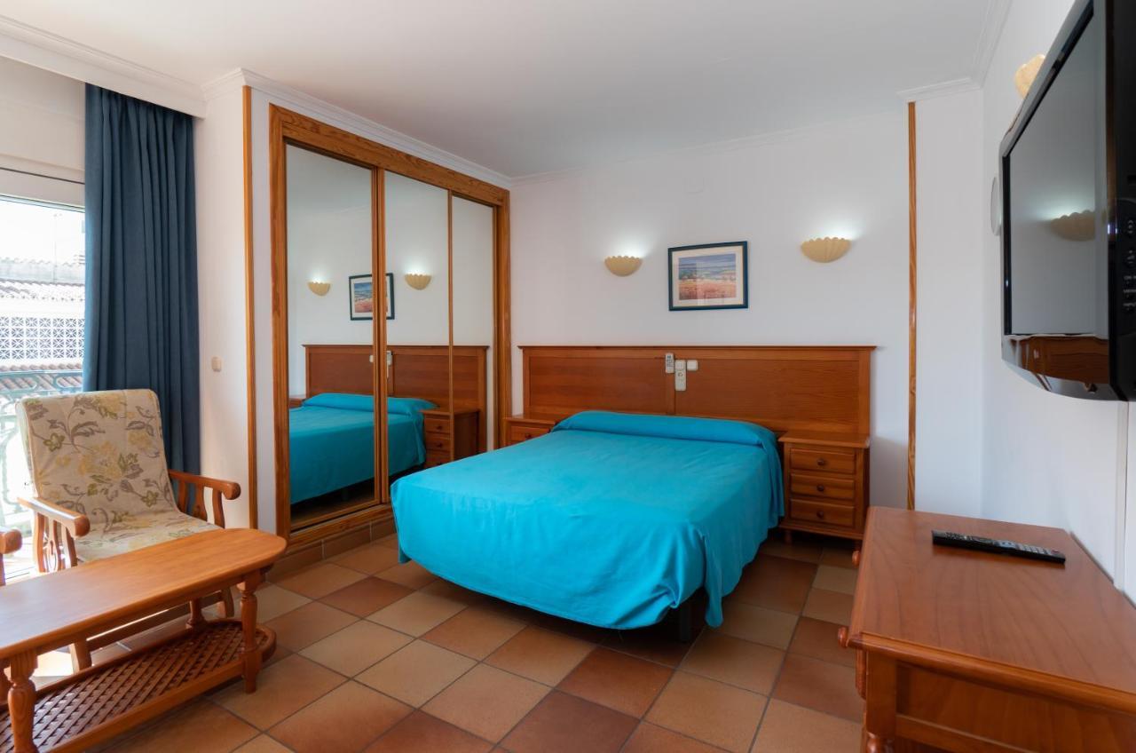 Apartamentos Leonor Carihuela Torremolinos Esterno foto