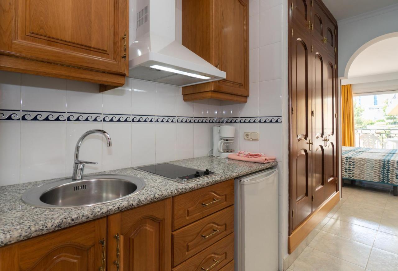 Apartamentos Leonor Carihuela Torremolinos Esterno foto