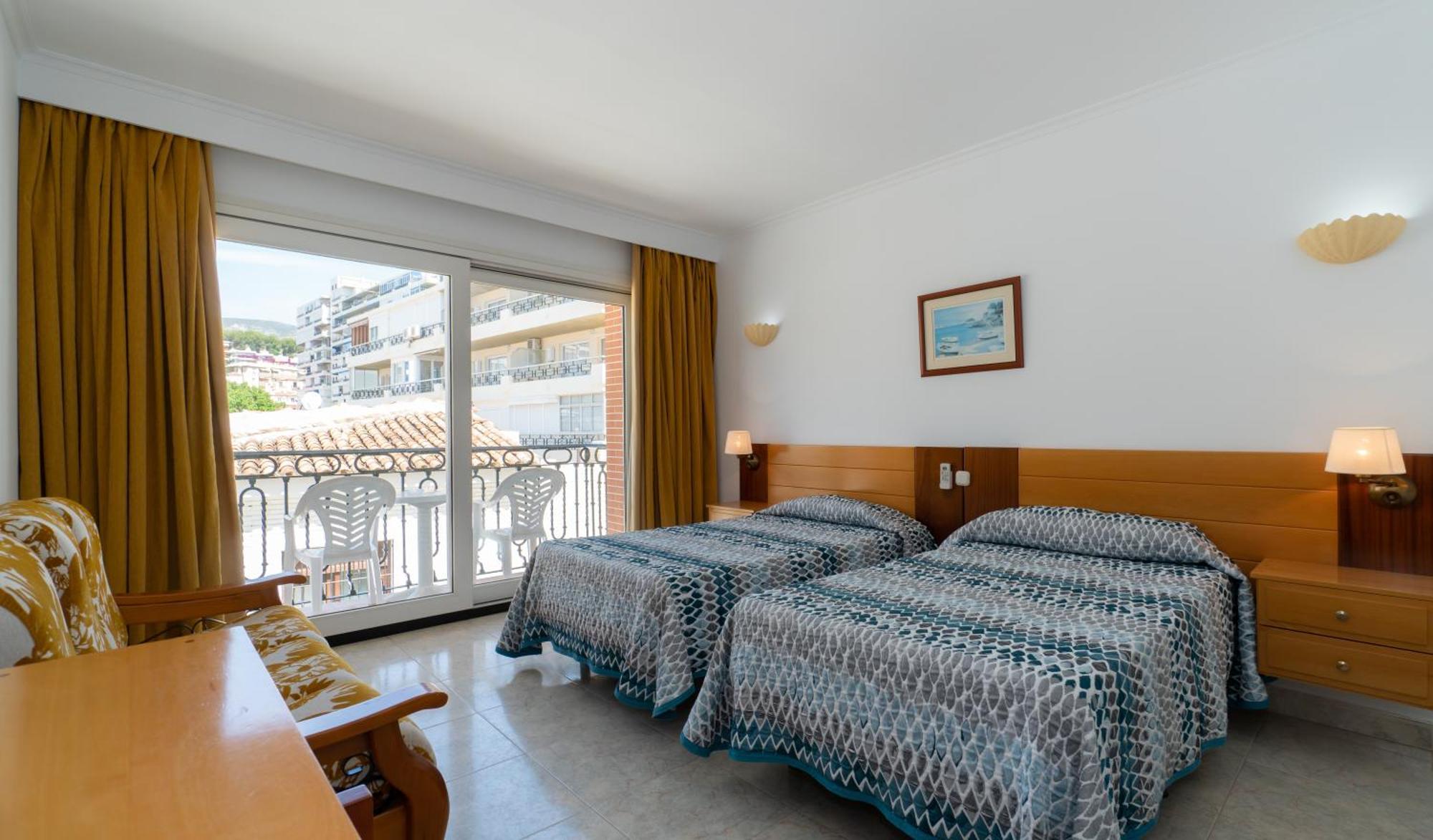 Apartamentos Leonor Carihuela Torremolinos Esterno foto