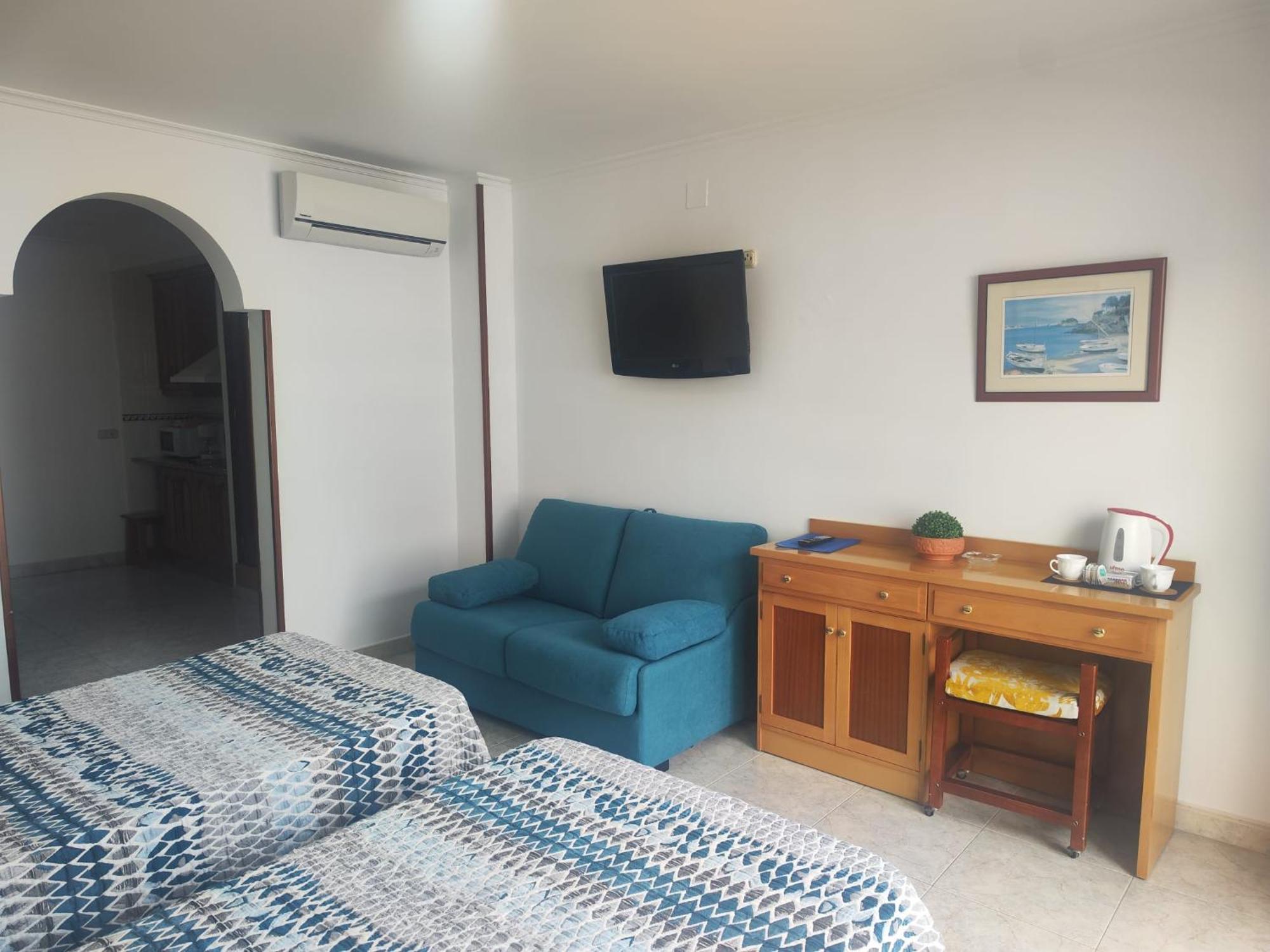Apartamentos Leonor Carihuela Torremolinos Esterno foto
