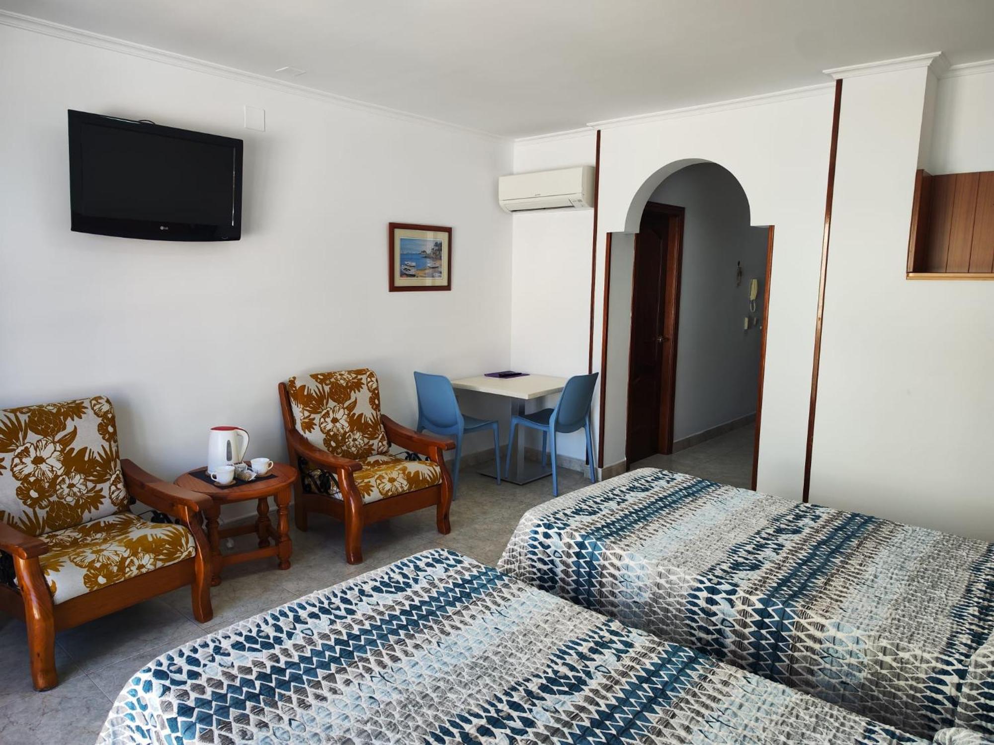 Apartamentos Leonor Carihuela Torremolinos Esterno foto