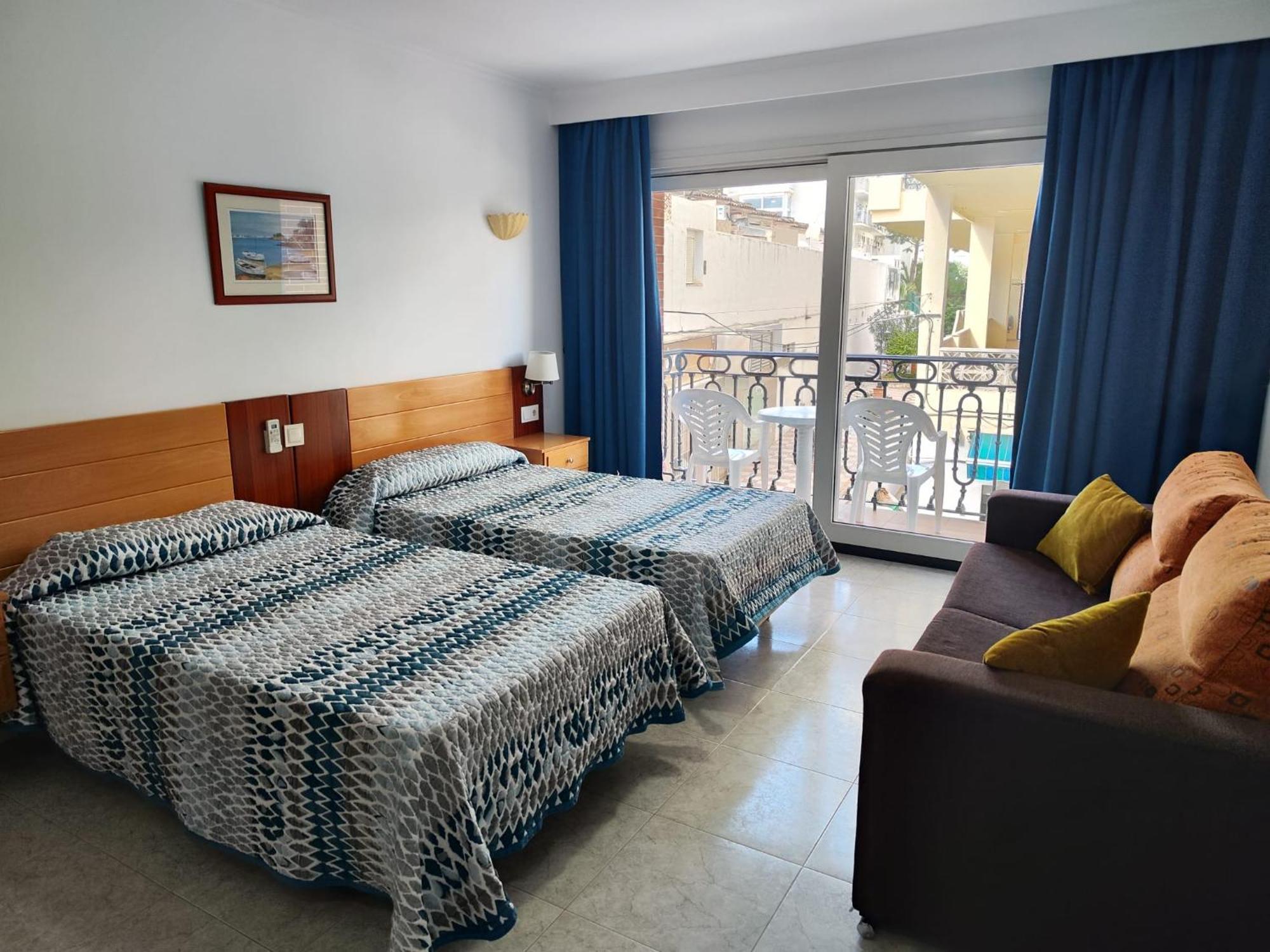 Apartamentos Leonor Carihuela Torremolinos Esterno foto