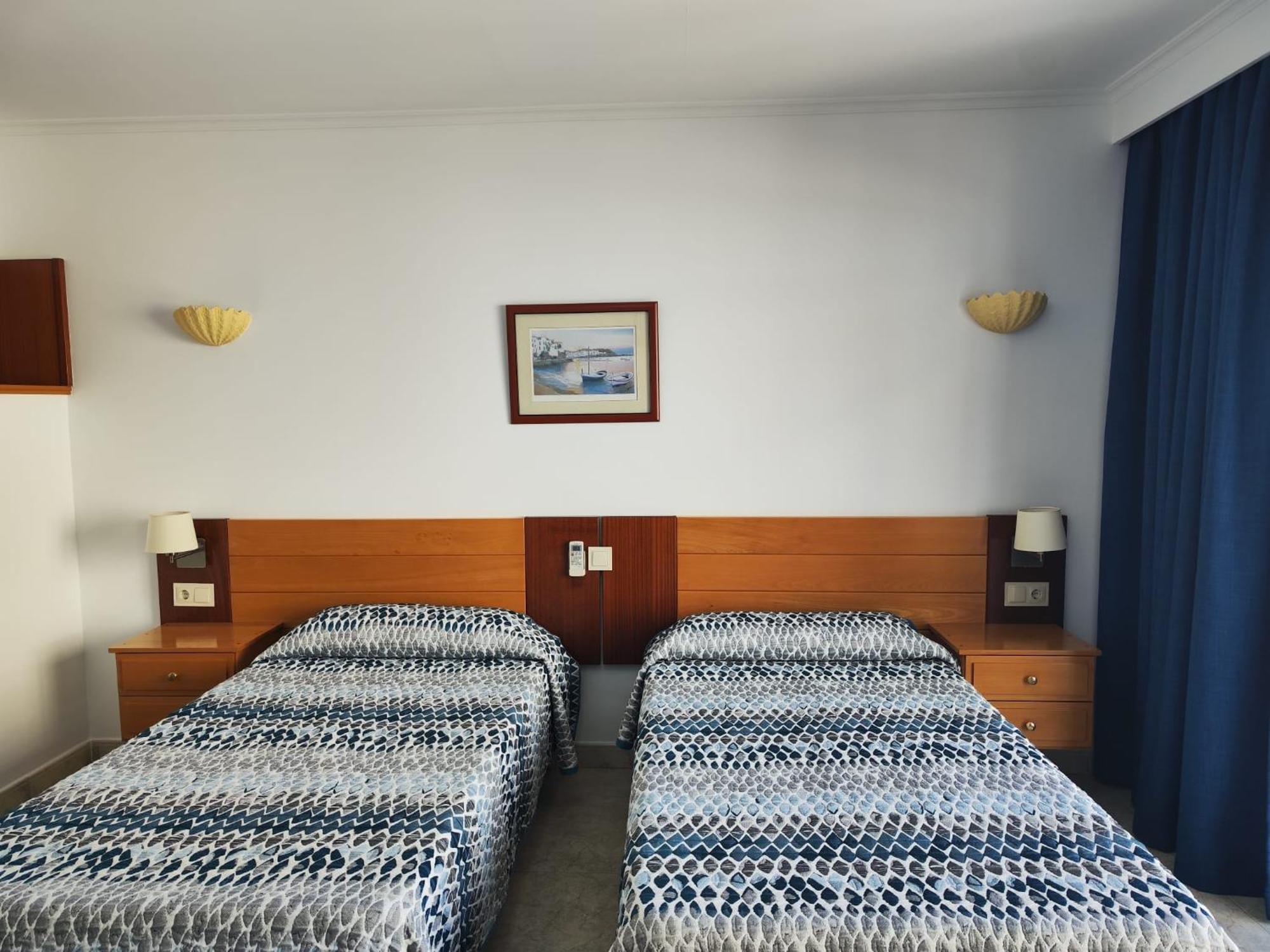 Apartamentos Leonor Carihuela Torremolinos Esterno foto