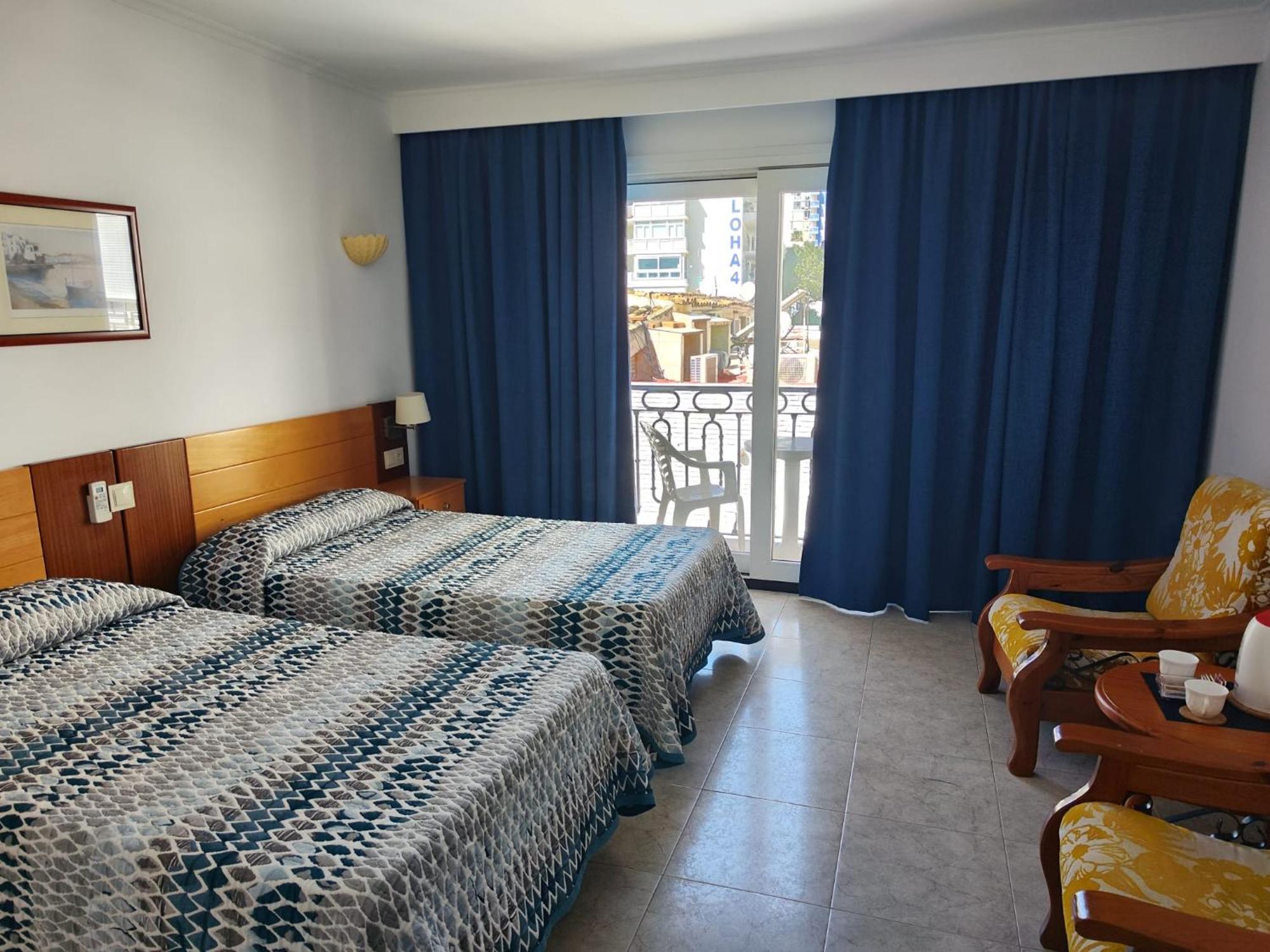 Apartamentos Leonor Carihuela Torremolinos Esterno foto