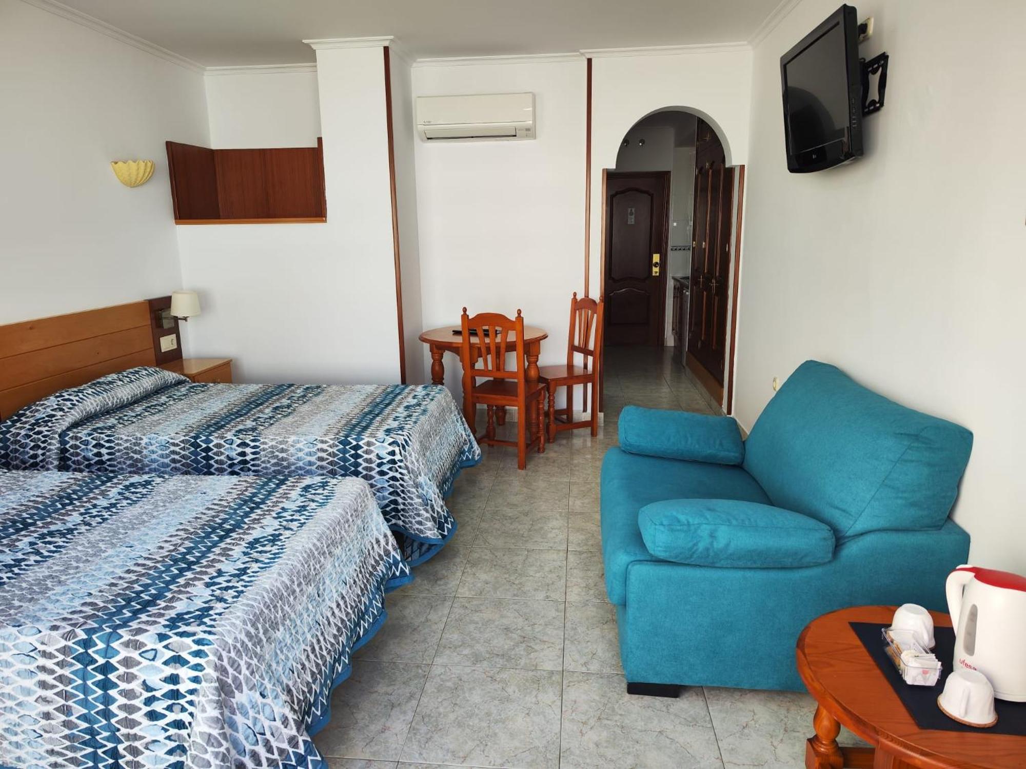 Apartamentos Leonor Carihuela Torremolinos Esterno foto