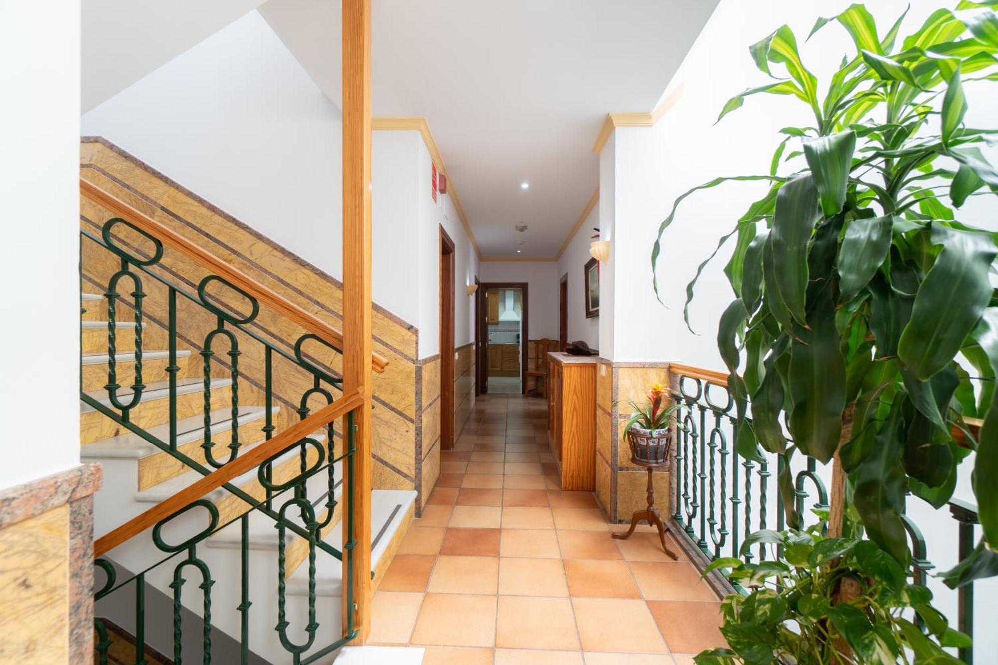 Apartamentos Leonor Carihuela Torremolinos Esterno foto