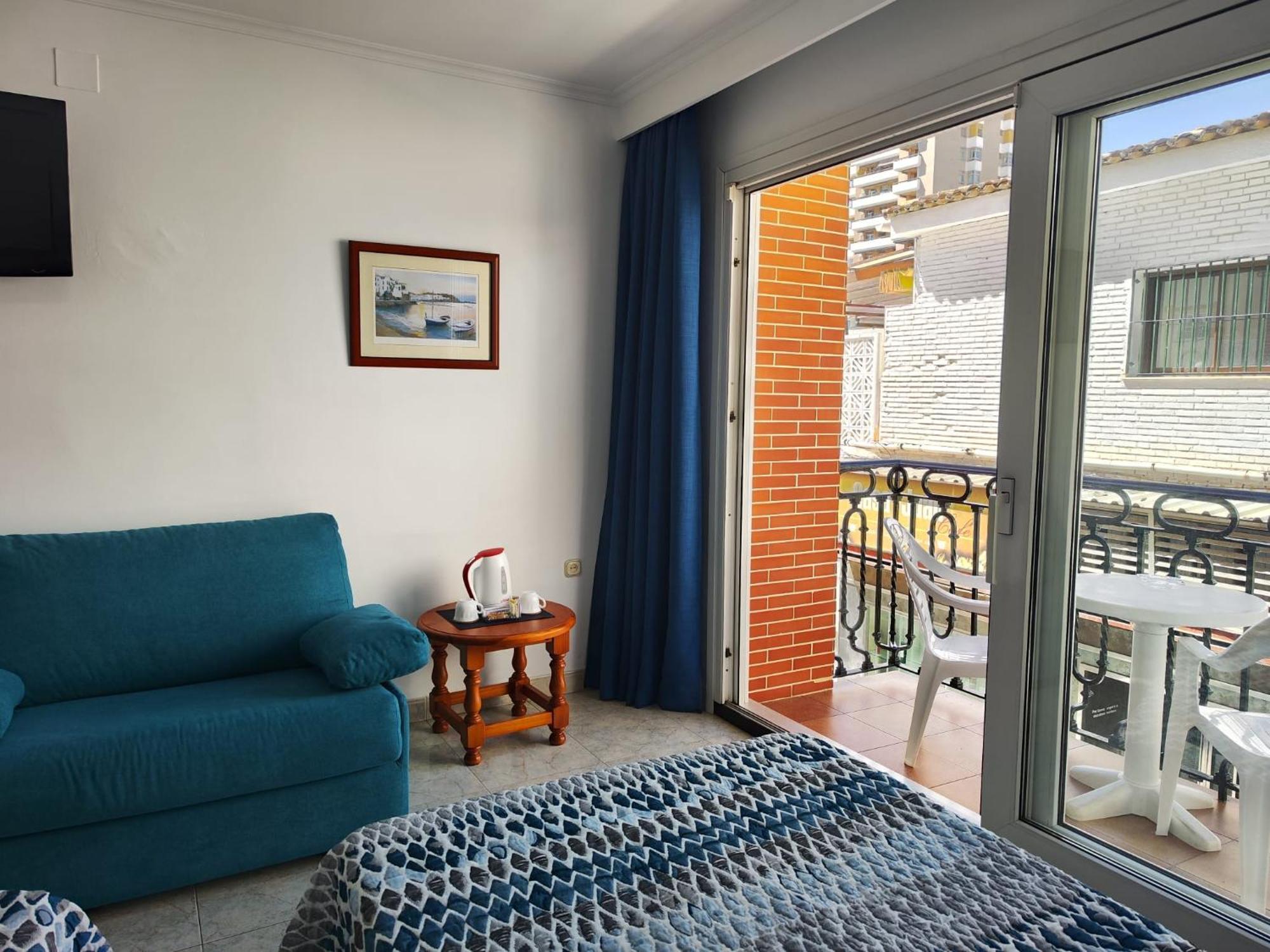 Apartamentos Leonor Carihuela Torremolinos Esterno foto